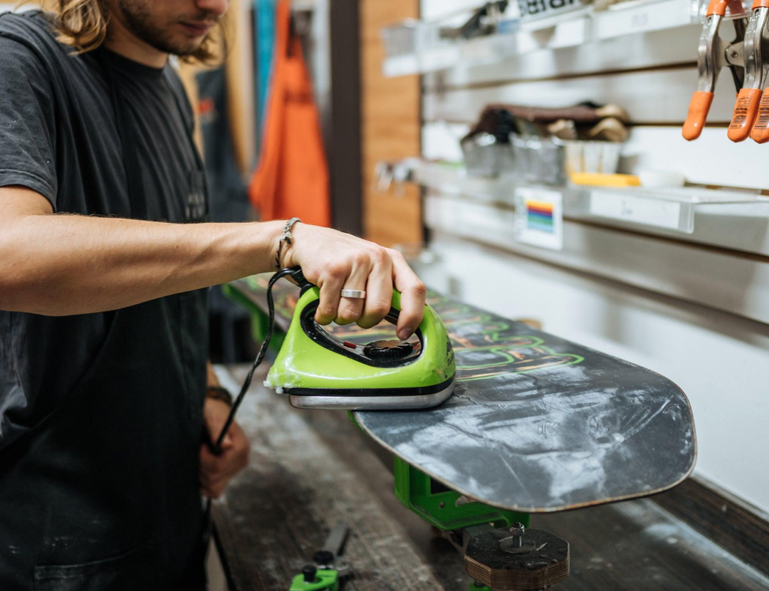 How to Prepare Your Snowboard for Japan: Waxing, Tuning and Repairs