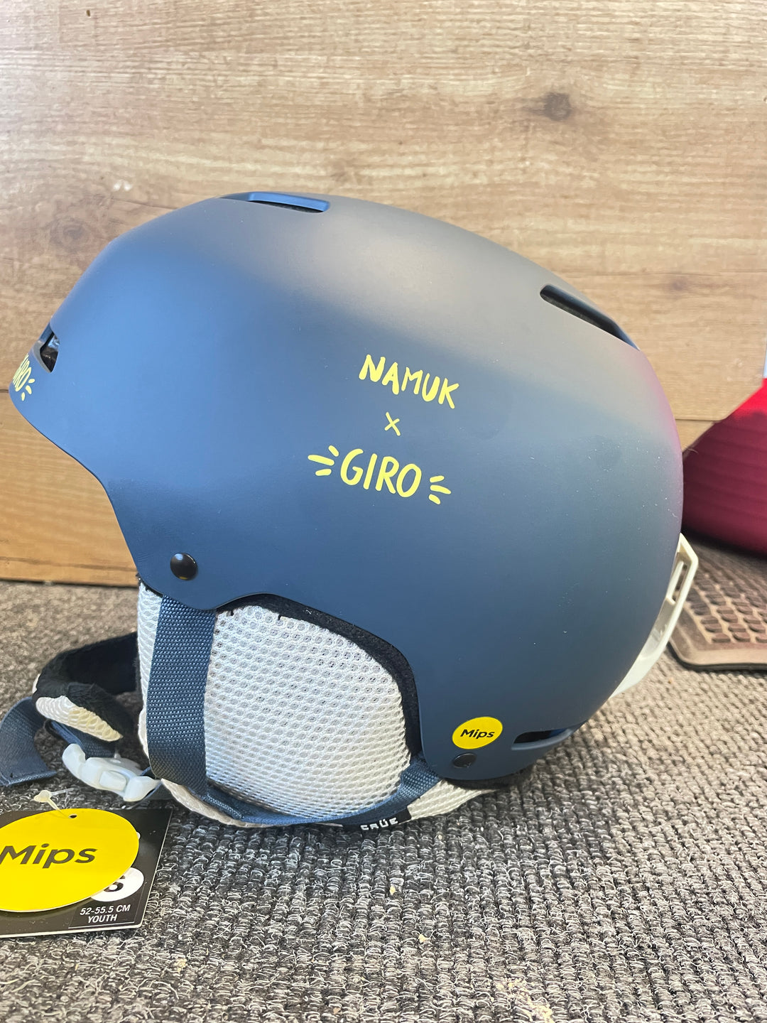 Giro Youth Crue MIPS Helmet
